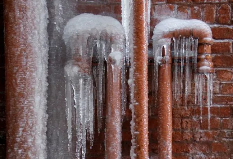 频繁下雪天，预防管道冻坏有哪些准备工作?