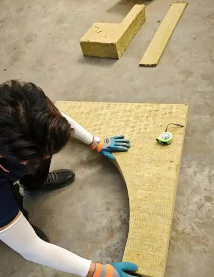 如何切割岩棉板